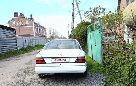 Mercedes-Benz E-Класс, 1992 год, 470 000 рублей, 3 фотография