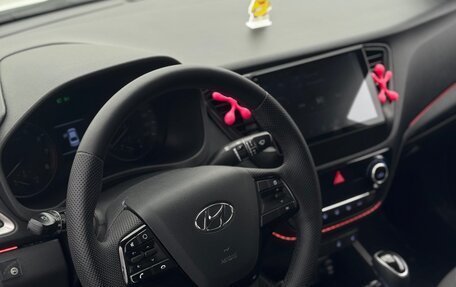 Hyundai Solaris II рестайлинг, 2017 год, 1 100 000 рублей, 5 фотография