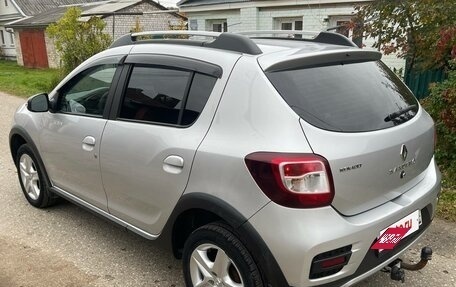 Renault Sandero II рестайлинг, 2017 год, 1 000 000 рублей, 2 фотография