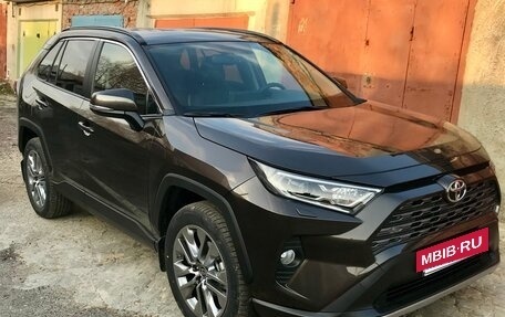 Toyota RAV4, 2020 год, 3 900 000 рублей, 3 фотография