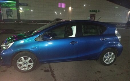 Toyota Aqua I, 2012 год, 700 000 рублей, 7 фотография