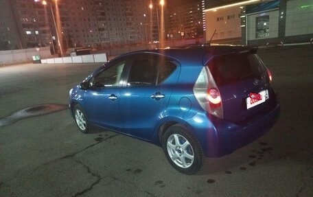 Toyota Aqua I, 2012 год, 700 000 рублей, 3 фотография