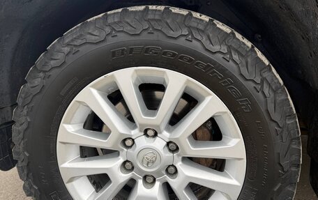 Toyota Land Cruiser Prado 150 рестайлинг 2, 2015 год, 3 300 000 рублей, 20 фотография