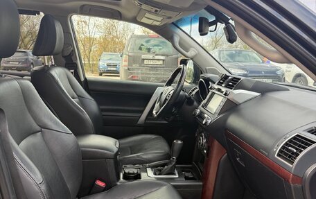 Toyota Land Cruiser Prado 150 рестайлинг 2, 2015 год, 3 300 000 рублей, 13 фотография