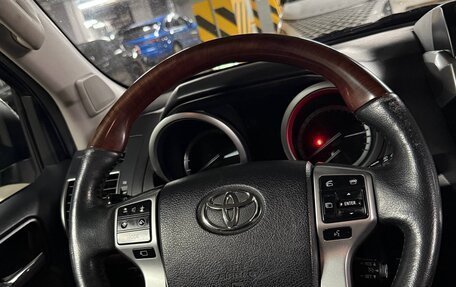 Toyota Land Cruiser Prado 150 рестайлинг 2, 2015 год, 3 300 000 рублей, 11 фотография