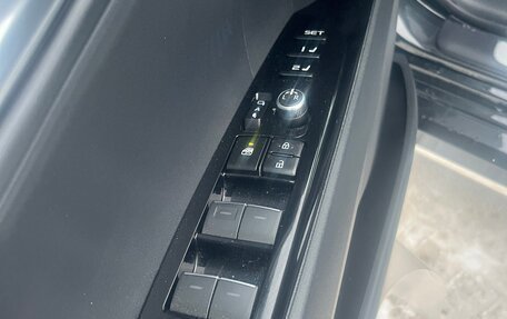 Toyota Camry, 2024 год, 4 050 000 рублей, 24 фотография