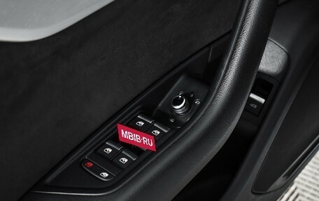 Audi A4, 2019 год, 2 212 000 рублей, 10 фотография