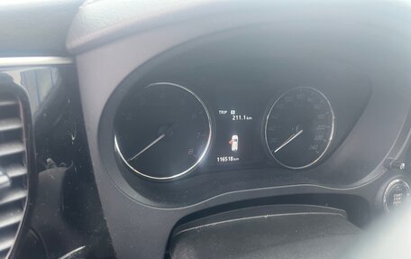 Mitsubishi Outlander III рестайлинг 3, 2019 год, 1 900 000 рублей, 8 фотография