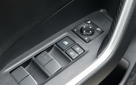 Toyota RAV4, 2021 год, 3 675 000 рублей, 23 фотография