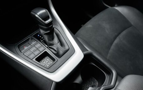 Toyota RAV4, 2021 год, 3 675 000 рублей, 16 фотография