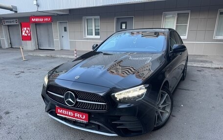 Mercedes-Benz E-Класс, 2022 год, 5 900 000 рублей, 1 фотография