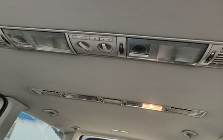 Volkswagen Caravelle T5, 2010 год, 1 790 000 рублей, 15 фотография