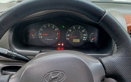 Hyundai Santa Fe III рестайлинг, 2002 год, 400 000 рублей, 2 фотография