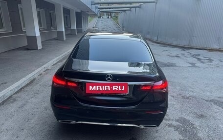 Mercedes-Benz E-Класс, 2022 год, 5 900 000 рублей, 2 фотография