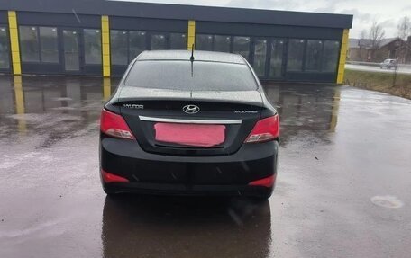 Hyundai Solaris II рестайлинг, 2015 год, 1 050 000 рублей, 2 фотография