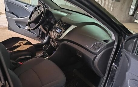 Hyundai Solaris II рестайлинг, 2015 год, 1 050 000 рублей, 8 фотография