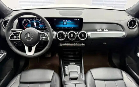 Mercedes-Benz GLB, 2022 год, 2 100 888 рублей, 14 фотография