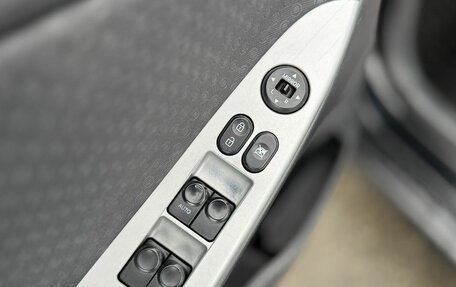 Hyundai Solaris II рестайлинг, 2011 год, 719 000 рублей, 17 фотография