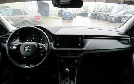 Skoda Rapid II, 2021 год, 2 100 000 рублей, 11 фотография