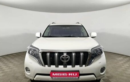 Toyota Land Cruiser Prado 150 рестайлинг 2, 2015 год, 3 750 000 рублей, 2 фотография