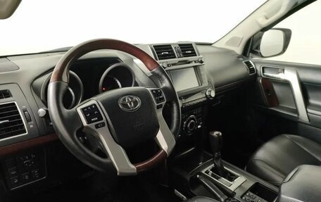 Toyota Land Cruiser Prado 150 рестайлинг 2, 2015 год, 3 750 000 рублей, 10 фотография