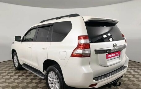 Toyota Land Cruiser Prado 150 рестайлинг 2, 2015 год, 3 750 000 рублей, 7 фотография