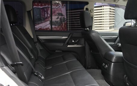 Mitsubishi Pajero IV, 2015 год, 2 915 000 рублей, 7 фотография