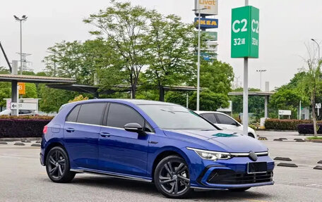 Volkswagen Golf VIII, 2023 год, 1 928 008 рублей, 3 фотография