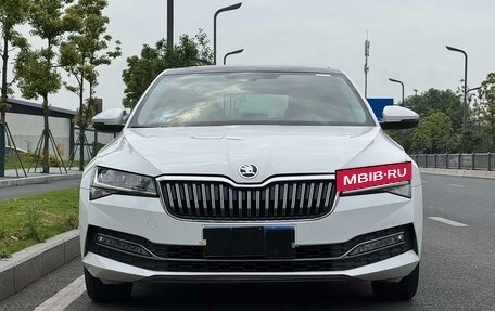 Skoda Superb III рестайлинг, 2020 год, 1 400 000 рублей, 2 фотография