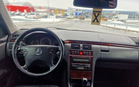 Mercedes-Benz E-Класс, 2001 год, 290 000 рублей, 7 фотография