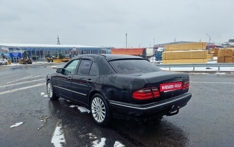 Mercedes-Benz E-Класс, 2001 год, 290 000 рублей, 5 фотография