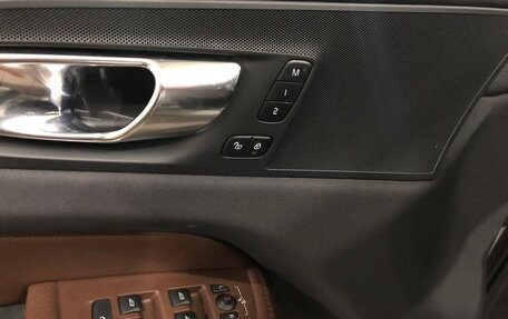 Volvo XC60 II, 2021 год, 4 650 000 рублей, 10 фотография