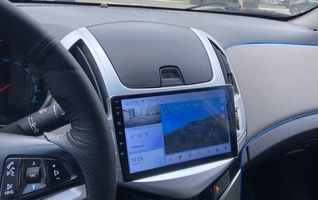 Chevrolet Cruze II, 2013 год, 700 000 рублей, 4 фотография