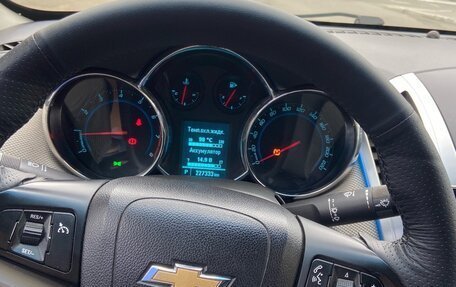 Chevrolet Cruze II, 2013 год, 700 000 рублей, 3 фотография