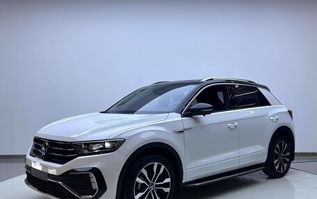 Volkswagen T-Roc I, 2023 год, 1 850 000 рублей, 1 фотография