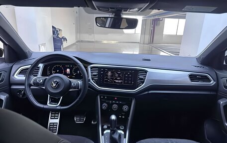 Volkswagen T-Roc I, 2023 год, 1 850 000 рублей, 8 фотография