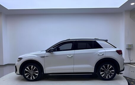 Volkswagen T-Roc I, 2023 год, 1 850 000 рублей, 3 фотография
