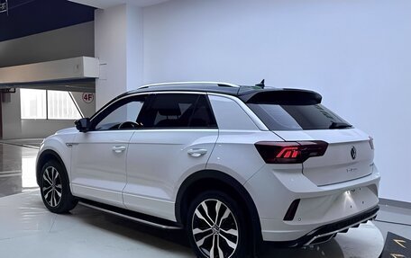 Volkswagen T-Roc I, 2023 год, 1 850 000 рублей, 4 фотография