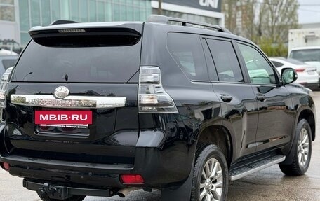 Toyota Land Cruiser Prado 150 рестайлинг 2, 2016 год, 4 700 000 рублей, 5 фотография