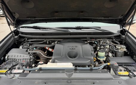 Toyota Land Cruiser Prado 150 рестайлинг 2, 2016 год, 4 700 000 рублей, 20 фотография