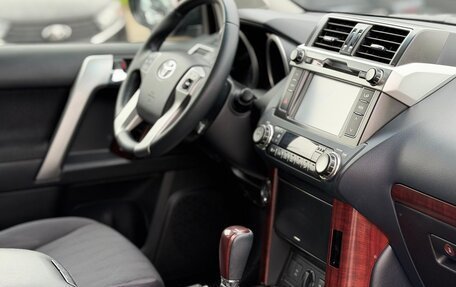 Toyota Land Cruiser Prado 150 рестайлинг 2, 2016 год, 4 700 000 рублей, 12 фотография