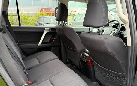 Toyota Land Cruiser Prado 150 рестайлинг 2, 2016 год, 4 700 000 рублей, 26 фотография