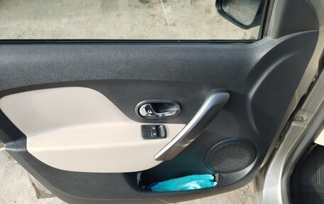 Renault Logan II, 2014 год, 715 000 рублей, 11 фотография