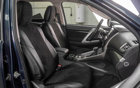 Mitsubishi Pajero Sport III рестайлинг, 2018 год, 3 199 000 рублей, 8 фотография