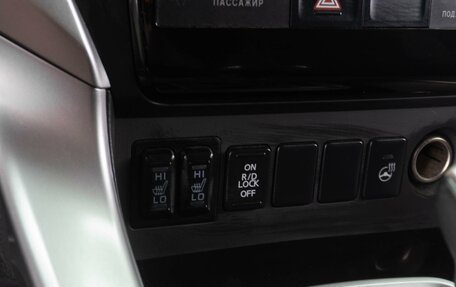 Mitsubishi Pajero Sport III рестайлинг, 2018 год, 3 199 000 рублей, 16 фотография