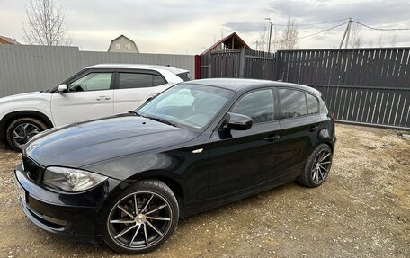 BMW 1 серия, 2011 год, 800 000 рублей, 2 фотография