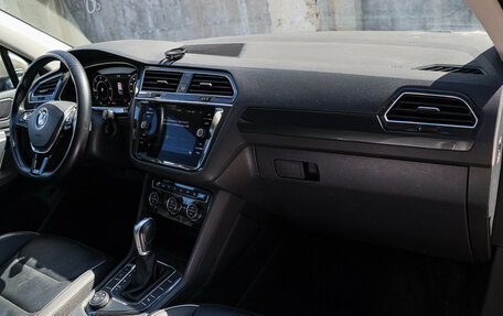 Volkswagen Tiguan II, 2018 год, 3 300 000 рублей, 7 фотография