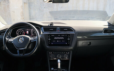 Volkswagen Tiguan II, 2018 год, 3 300 000 рублей, 10 фотография