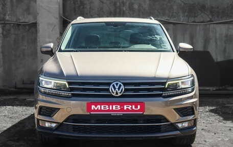 Volkswagen Tiguan II, 2018 год, 3 300 000 рублей, 2 фотография