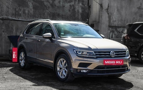 Volkswagen Tiguan II, 2018 год, 3 300 000 рублей, 3 фотография